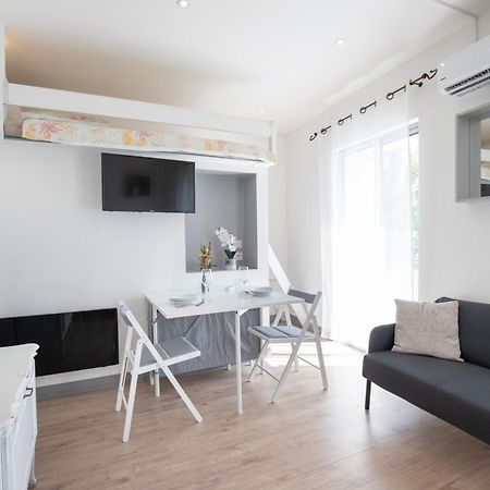 Ferienwohnung Le Partage Des Eaux - 4 Couchages - Hypercentre - Clim - Wifi LʼIsle-sur-la-Sorgue Exterior foto