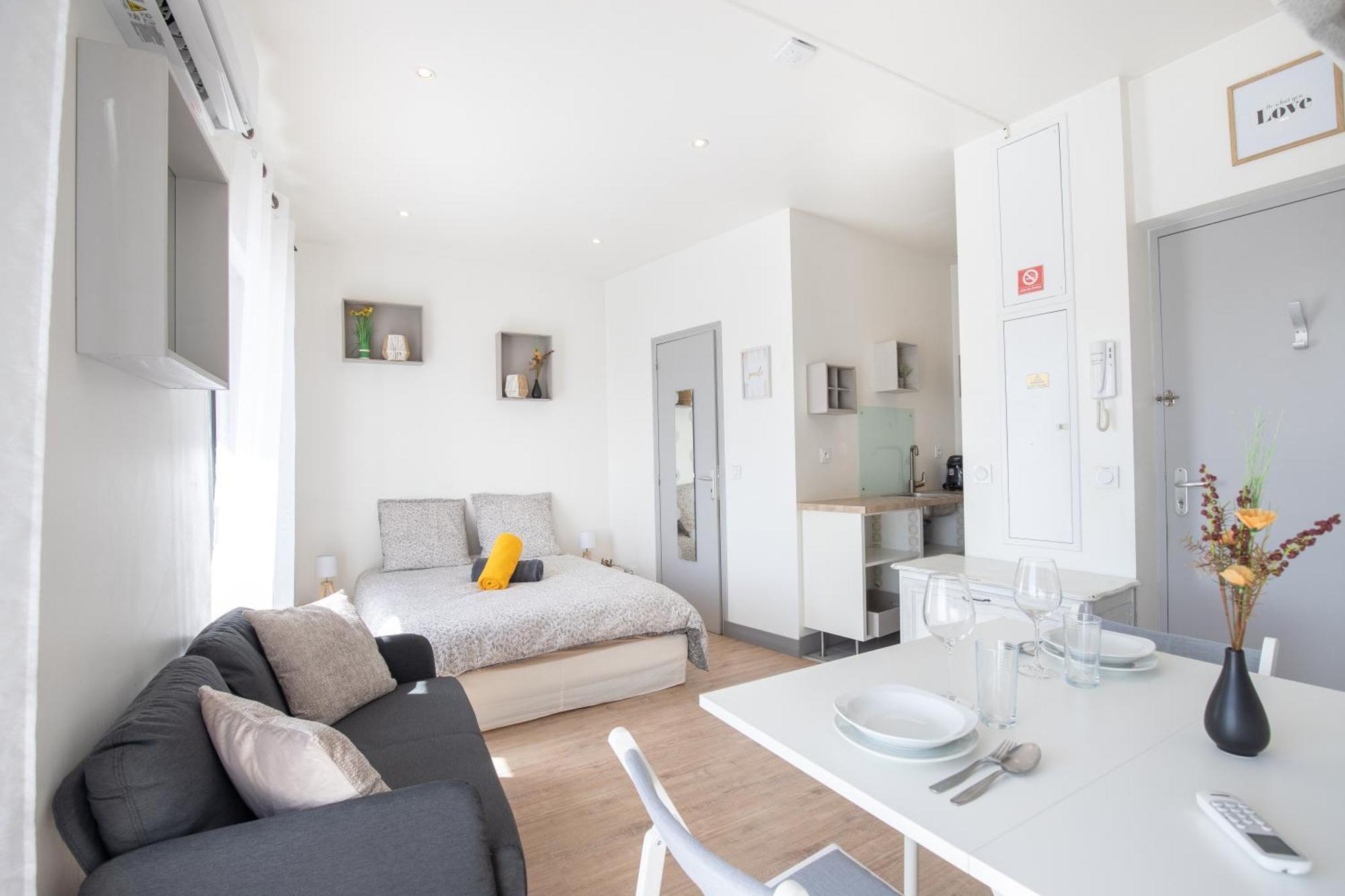 Ferienwohnung Le Partage Des Eaux - 4 Couchages - Hypercentre - Clim - Wifi LʼIsle-sur-la-Sorgue Exterior foto